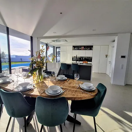 Vila Casa Arendina - Retreat With Heated Pool *