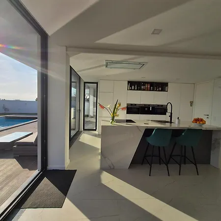 Casa Arendina - Retreat With Heated Pool