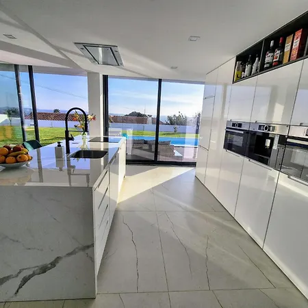 Villa Casa Arendina - Retreat With Heated Pool