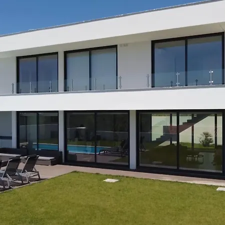 Vila Casa Arendina - Retreat With Heated Pool