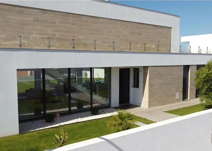 Villa Casa Arendina - Retreat With Heated Pool